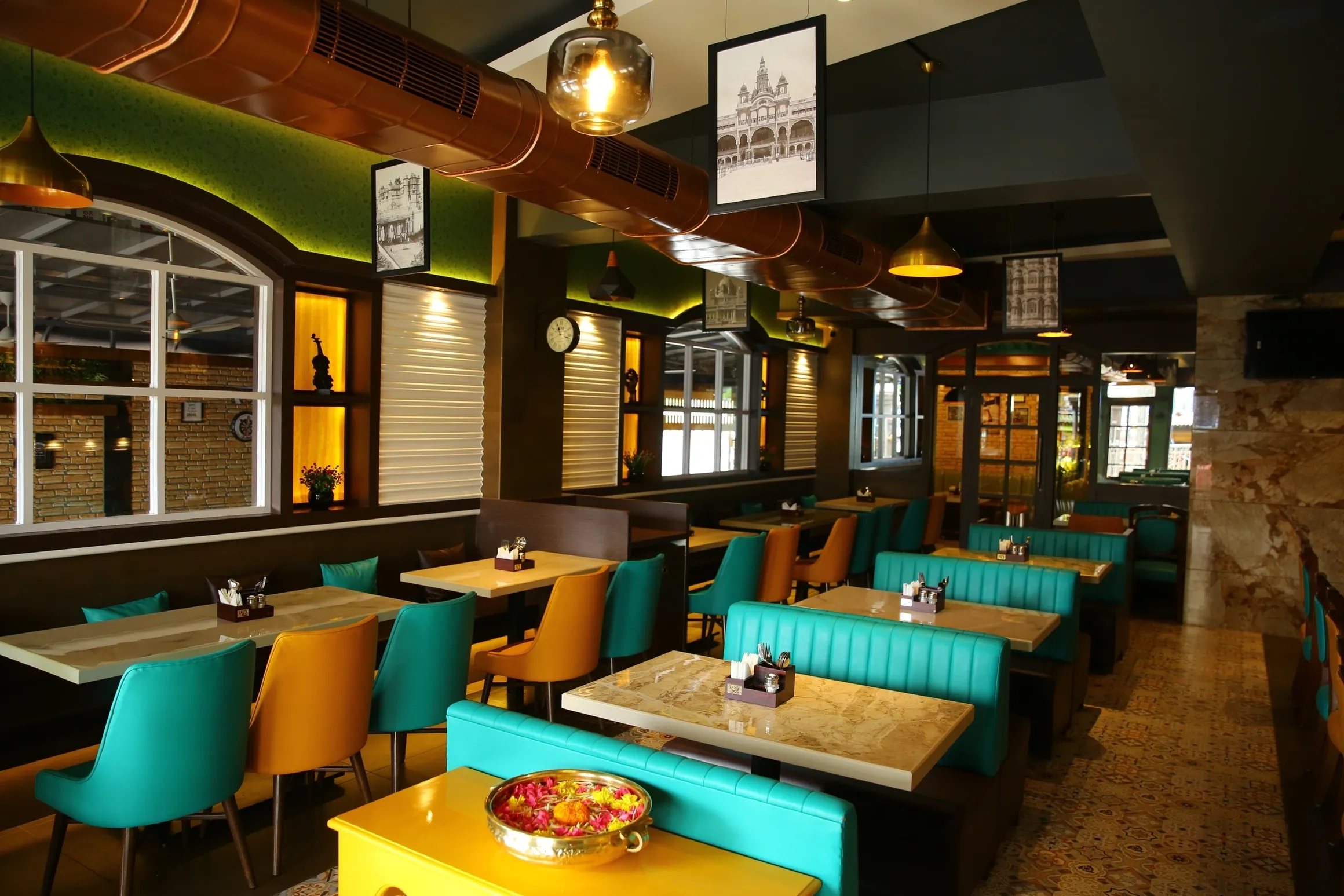 IMPERIAL SPICE KITCHEN & BAR AMBIANCE