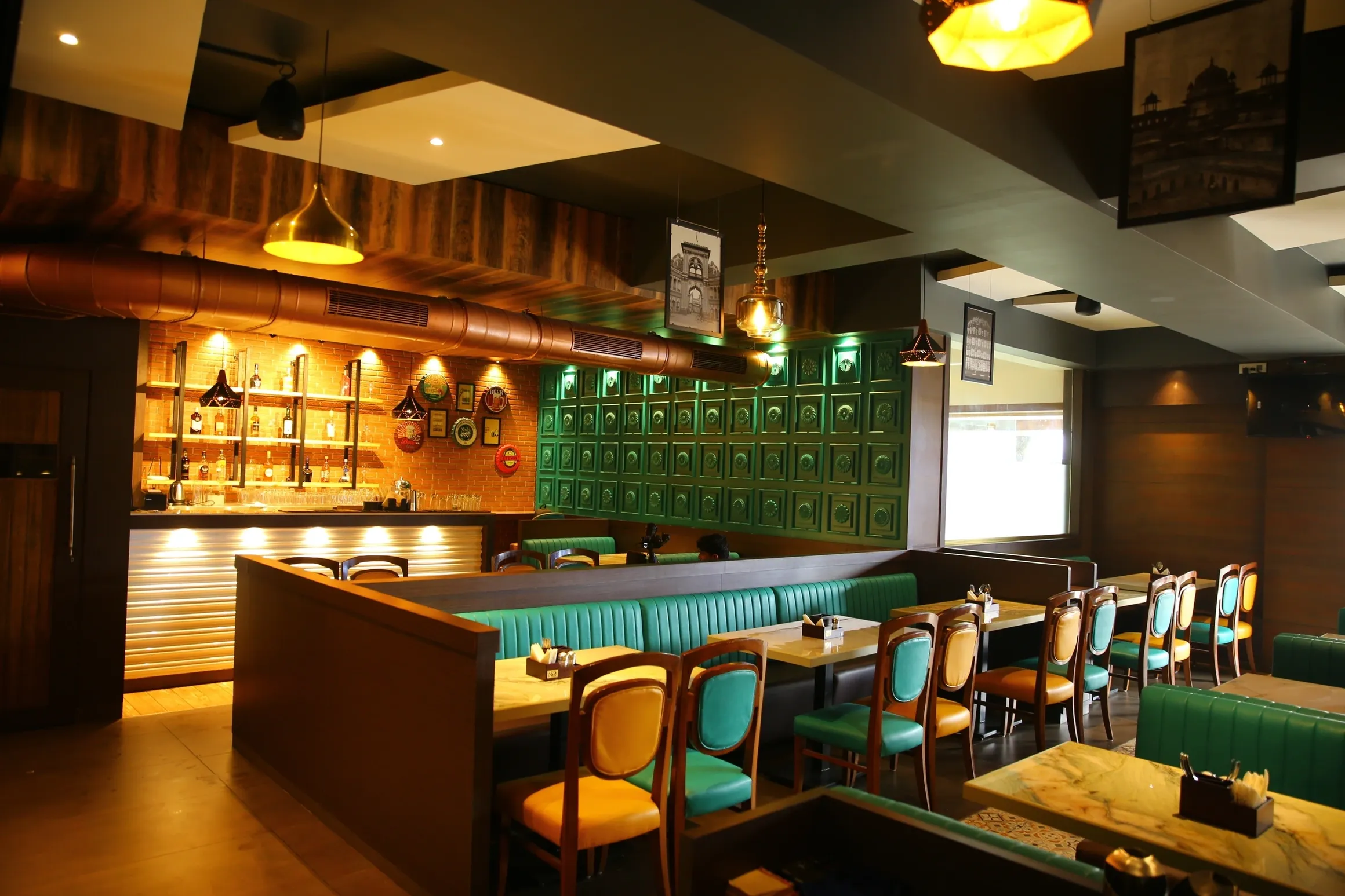 IMPERIAL SPICE KITCHEN & BAR AMBIANCE