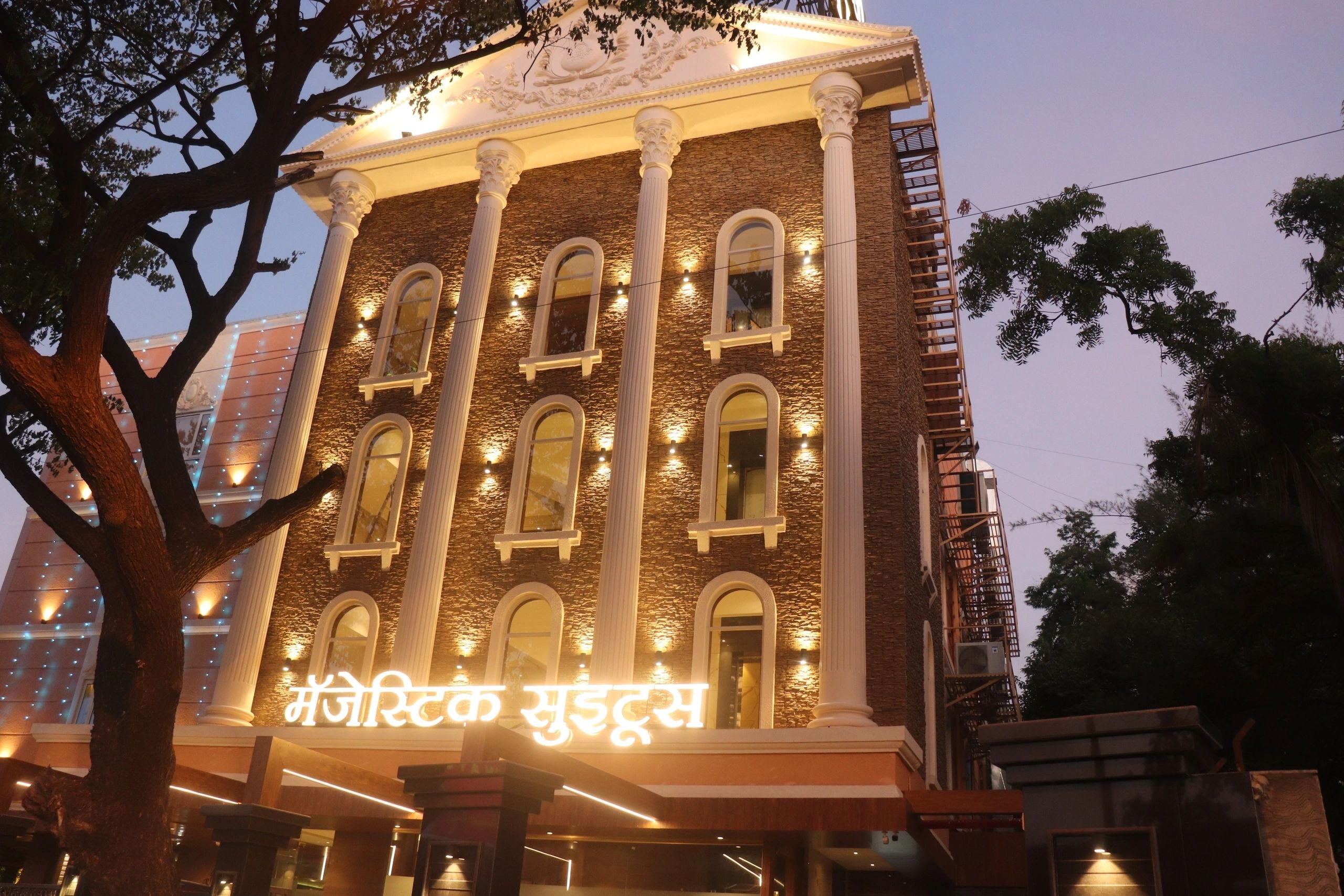 THE MAJESTIC SUITES