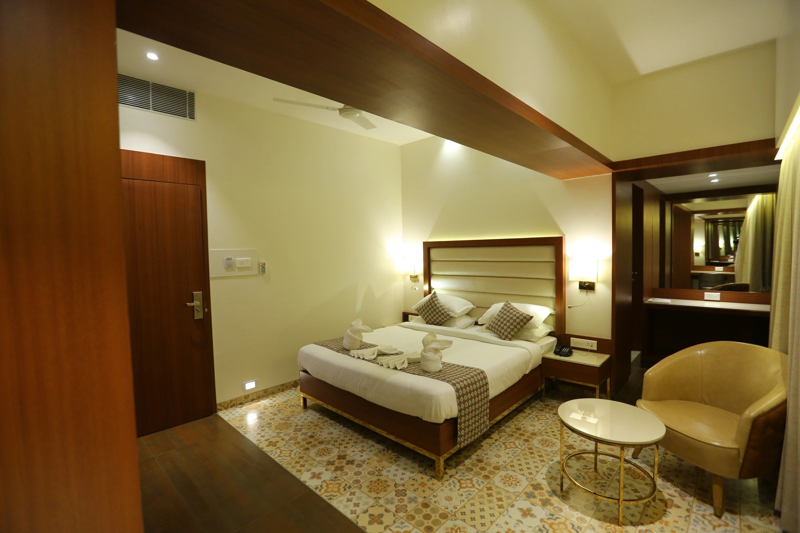 THE MAJESTIC SUITES