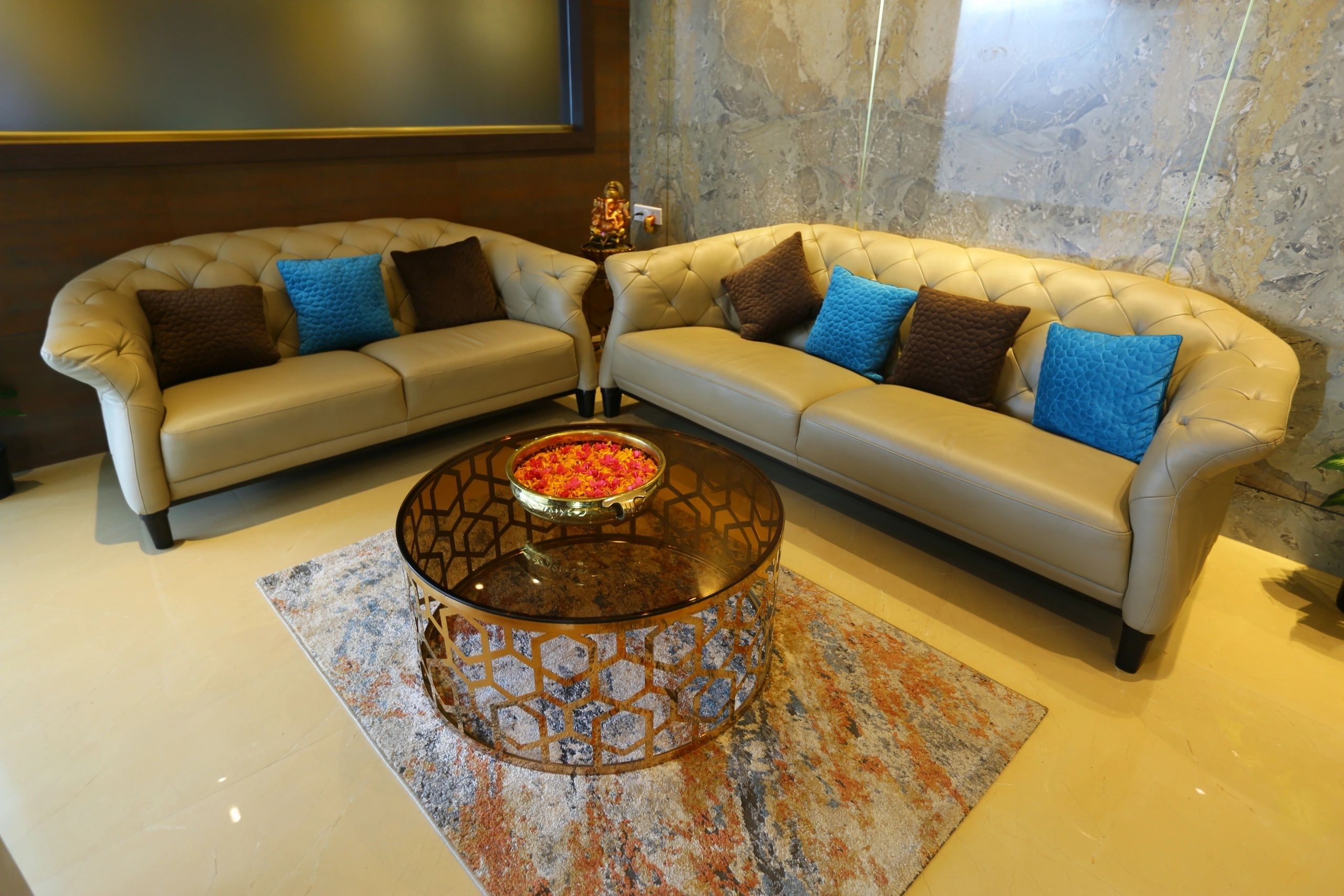 THE MAJESTIC SUITES